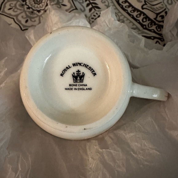 Strawberry Tea Cup - Picture 3 of 3